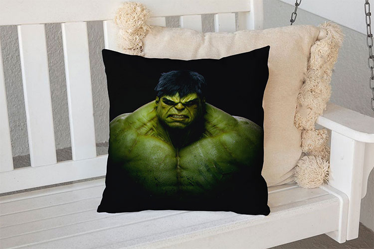 Декоративна подушка «Hulk. Portrait»