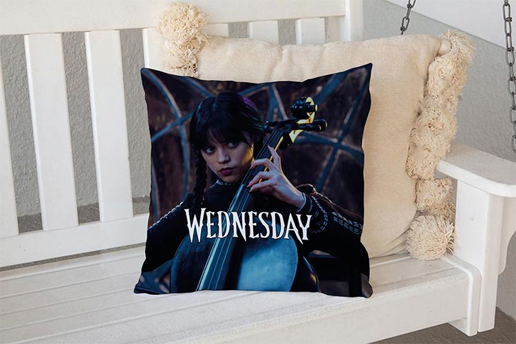 Декоративна подушка «Wednesday»
