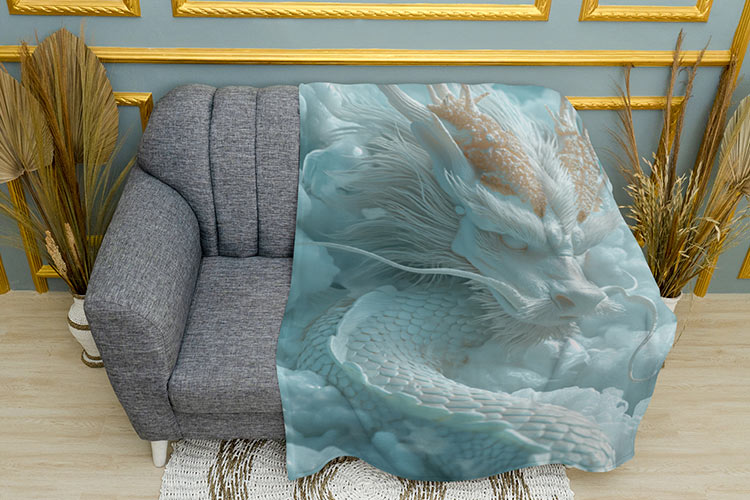 Білий-рогатий-дракон.-White-horned-dragon