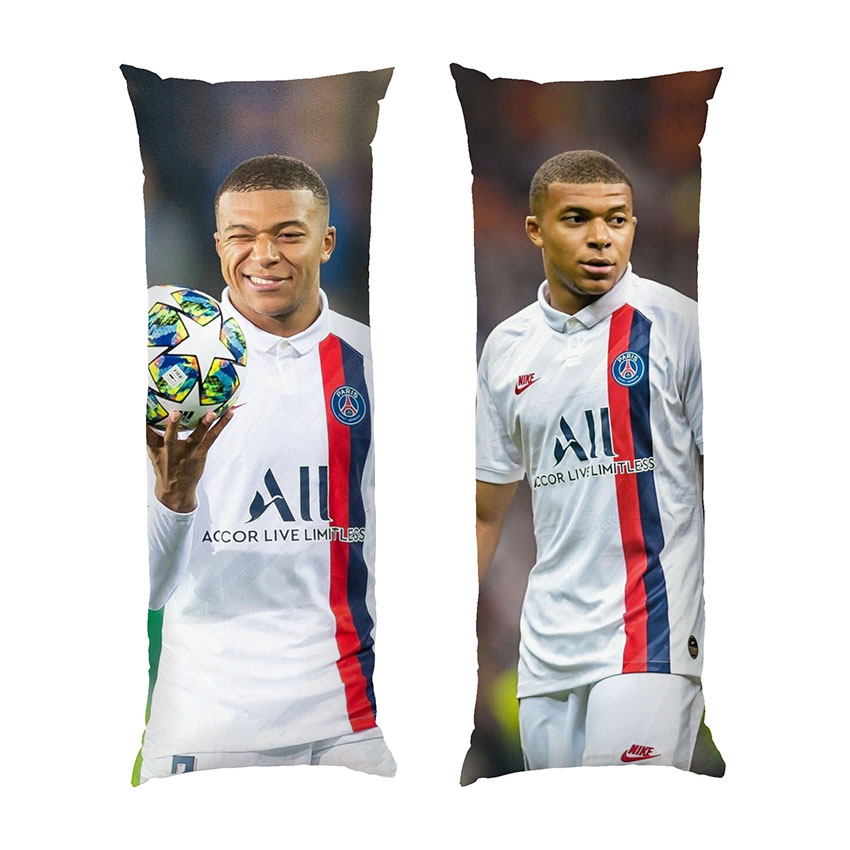 Кіліан Мбаппе з м_ячем. Kylian Mbappe Lottin with the ball